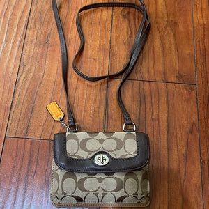 New unused Coach crossbody wallet/purse